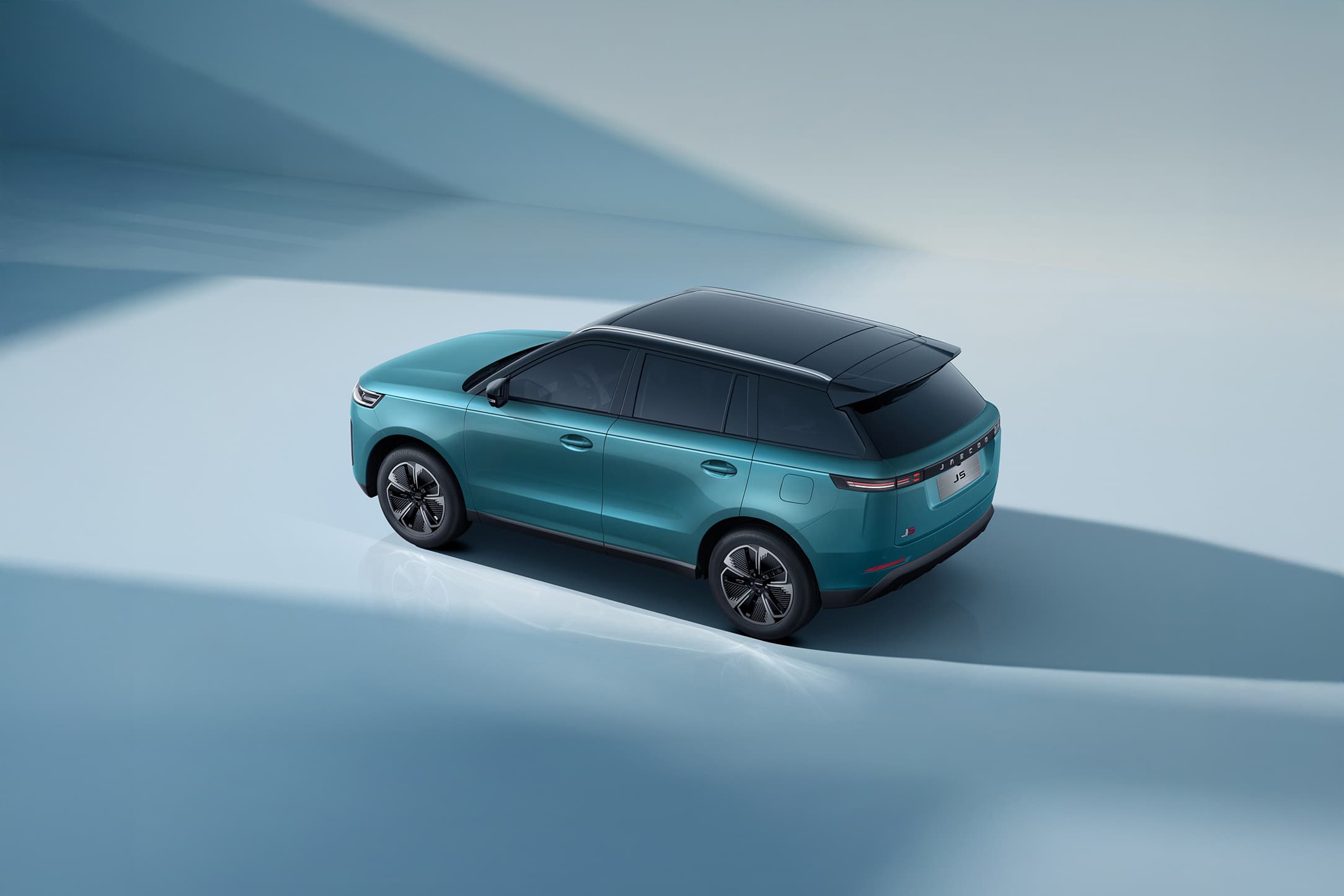 5 REASONS THE ALL-NEW JAECOO J5 SHOULD BE ON YOUR SHORTLIST