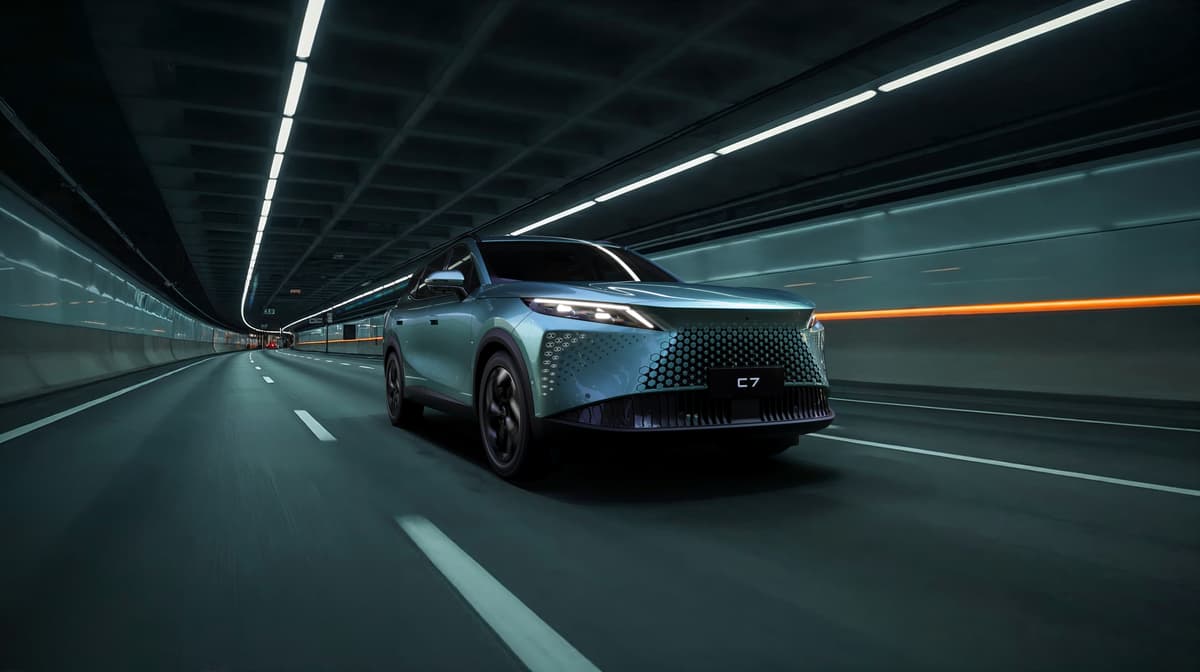 Beat the Petrol Price – Why the C7 Hybrid Is a Total Lifesaver for Commuters